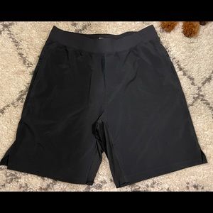 NWT Fabletics 9” Franchise Short With liner